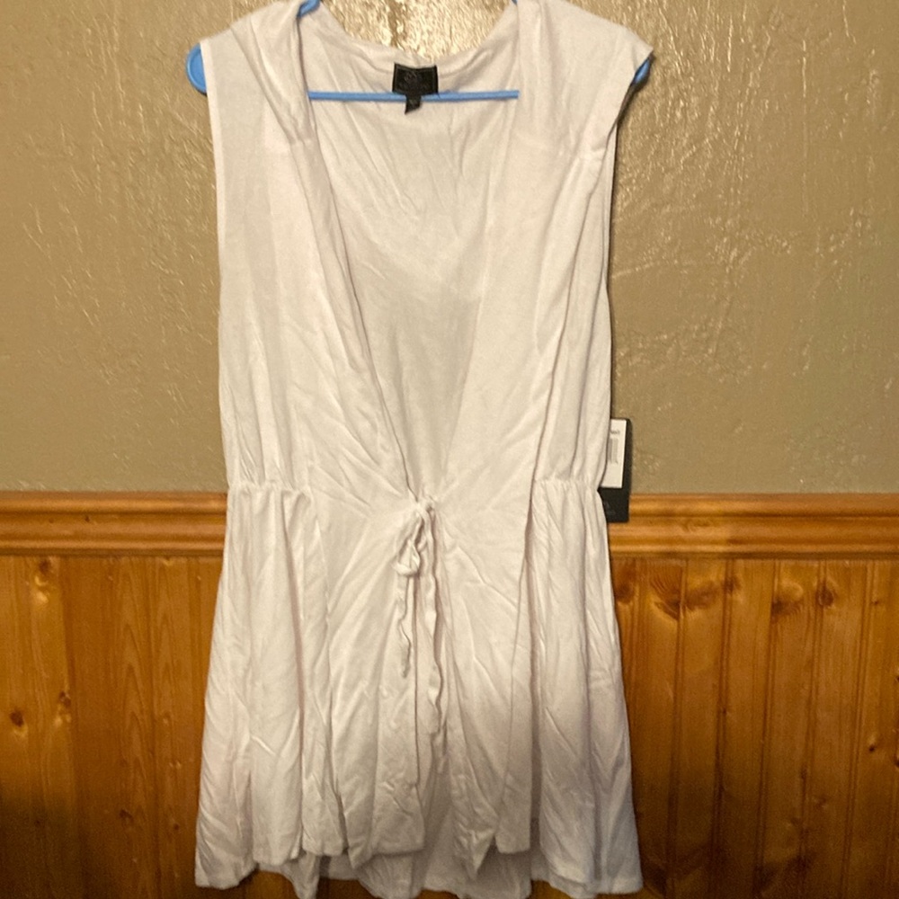 NWT pl movement White Sleeveless Women's top with front tie